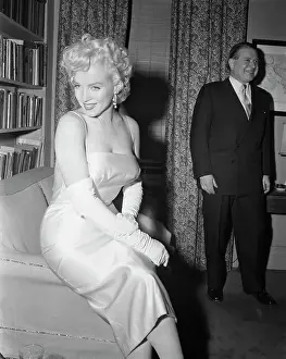 Marilyn Monroe at Cocktail Party