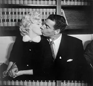 Marilyn Monroe Kissing Joe DiMaggio