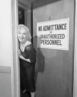 Prints of (Bettmann Archive/Getty Images) Marilyn Monroe: A Fashion Legacy: Marilyn Monroe at NBC Studios