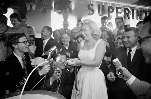 Marilyn Monroe Opens NYC Club with a Bang