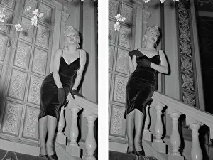 Marilyn Monroe Posing For Photographers