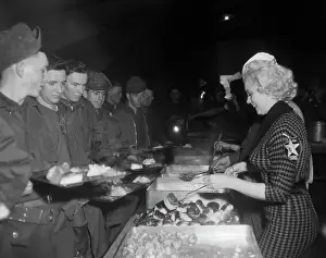 Roll Prints: Marilyn Monroe Serving GIs