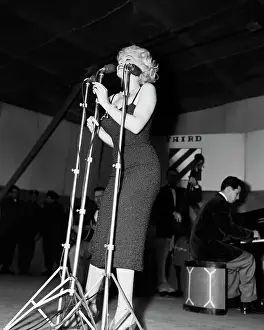 Marilyn Monroe Singing