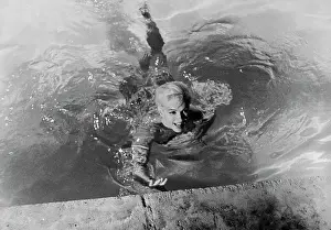 Marilyn Monroe Swimming