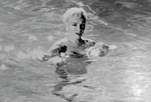 Sexy Prints: Marilyn Monroe Swimming Nude