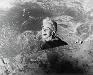 Marilyn Monroe Swimming Nude