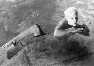 Marilyn Monroe Swimming Nude