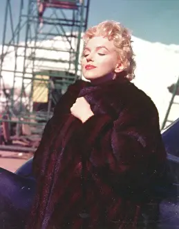 Marilyn Outside