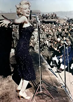 marilyn-uso-performance-