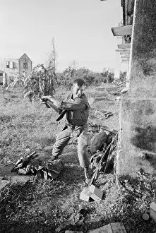 Con Thien Prints: Us Marine Destroys Machine Gun