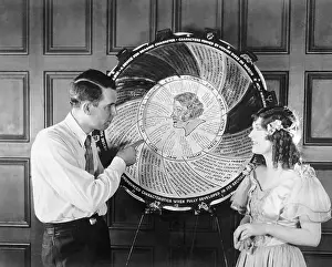 Displaying Prints: Marion Davies Using a Bentograph