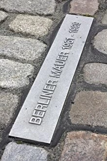 Berlin Wall (Antifascistischer Schutzwall) Collection: Marking on the ground showing the course of the former Berlin Wall, Government District, Berlin