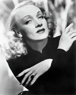 Blouse Prints: Marlene Dietrich