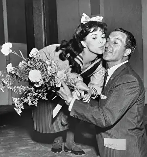 Marlo Thomas Kissing Father
