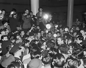 Tokyo Prints: Marlon Brando Arrives in Tokyo