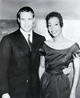 Savannah Prints: Marlon Brando Poses with Lou Elliot