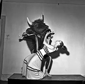 Rehearsing Prints: Martha Graham's Errand Of The Maze