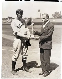 Detroit Prints: Marvin Owen Receives MVP Trophy