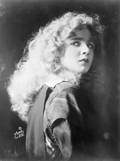 Mary Miles Minter With Expressionless Fa
