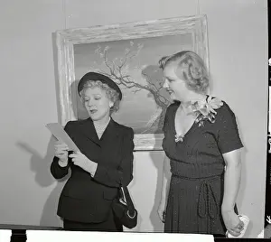 Mary Pickford Attending Art Show