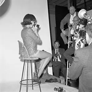 Photographing Prints: Mary Tyler Moore