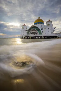 Images Dated 8th November 2014: Masjid Selat, Melaka, Malaysia