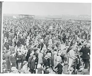 Croydon Prints: Massive Crowd of Charles Lindbergh Welcomers in England