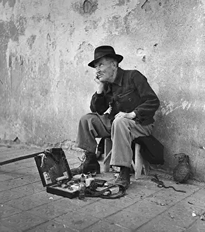 Suitcase Prints: Match Seller