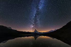 Images Dated 24th September 2017: Matterhorn with Milky way