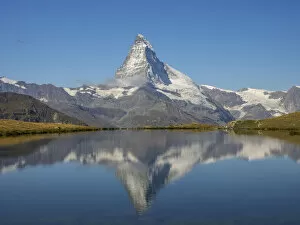 Images Dated 9th September 2015: Matterhorn reflected in Stellisee, Zermatt, Valais Canton, Switzerland
