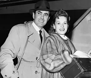 Maureen Ohara Prints: Maureen O'Hara