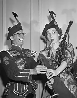 Maureen Ohara Prints: Maureen O'Hara Makes a Pretty Piper