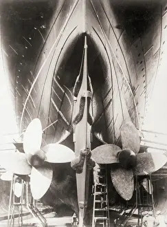Propeller Prints: The Mauretania in Drydocks