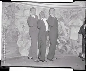 Braddock Prints: Max Schmeling and Others Posing Together