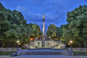 Images Dated 19th June 2014: Maximilian Park with the Angel of Peace, dolphin fountain at the front, dusk, blue hour, Munich