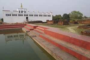 Images Dated 1st April 2012: Maya Devi temple and pond