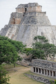 Images Dated 28th April 2016: Mayan Step Pyramid and Temple Ruins, Uxmal