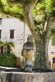 Images Dated 9th July 2014: Medieval fountain, Vaison-La-Romaine, Vaucluse, Provence-Alpes-Cote dAzur, Provence, France