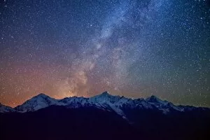 Yunnan Province Gallery: Meili snow mountain and milky way