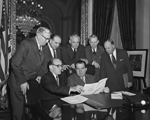 Karl E Prints: Members Of Bi-Partisan Senate Committee