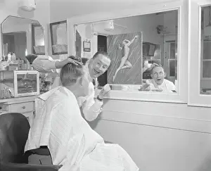 Men Gawking at Nude Picture of Marilyn Monroe