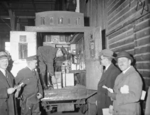 Loading Prints: Men Load Armored Car with Gold Bars