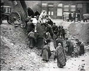 Digging Prints: Men And Women Digging For Own Coal