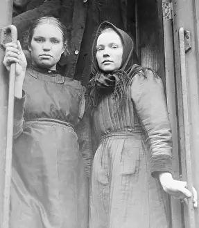 Mennonite Women Moving to Mexico