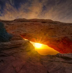 Images Dated 30th July 2013: Mesa Arch