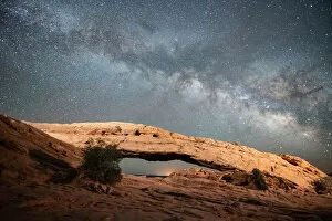 Images Dated 16th May 2018: Mesa Arch Milky Way