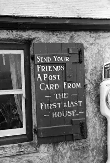 Holidays Prints: Message On Shutter