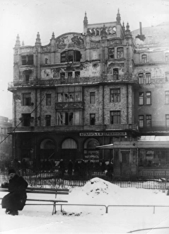 Russian Revolution (1917-1922) Collection: Metropole Under Fire
