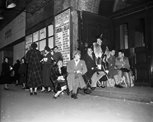 Queue Prints: Metropolitan Opera House; People On Line