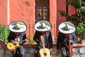35 39 Years Gallery: Mexican Mariachi group doing a siesta, Mexico